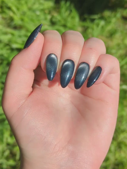 Soft cat eye ~ Amande M