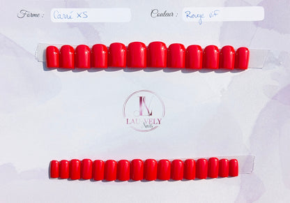 Rouge vif ~ Carré XS (Sans mesures)