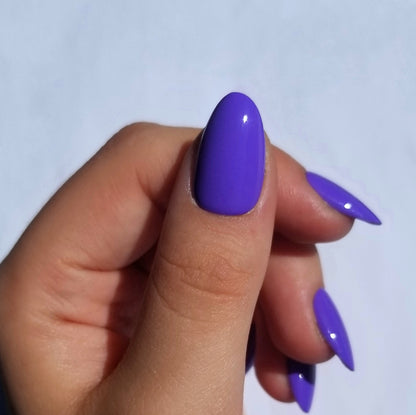 Violet ~ Amande S