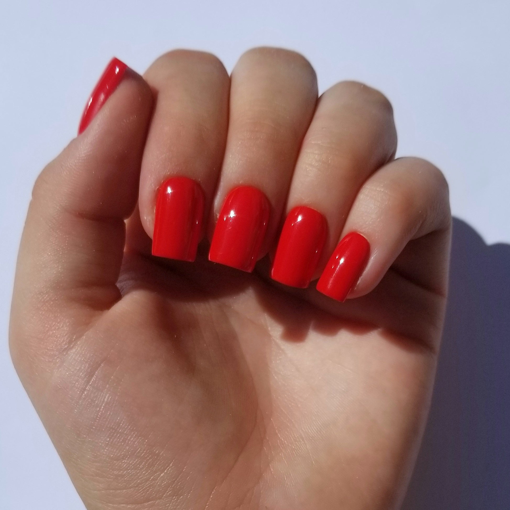 Rouge vif ~ Carré XS (Sans mesures)