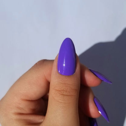 Violet ~ Amande M