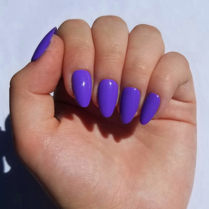 Violet ~ Amande S