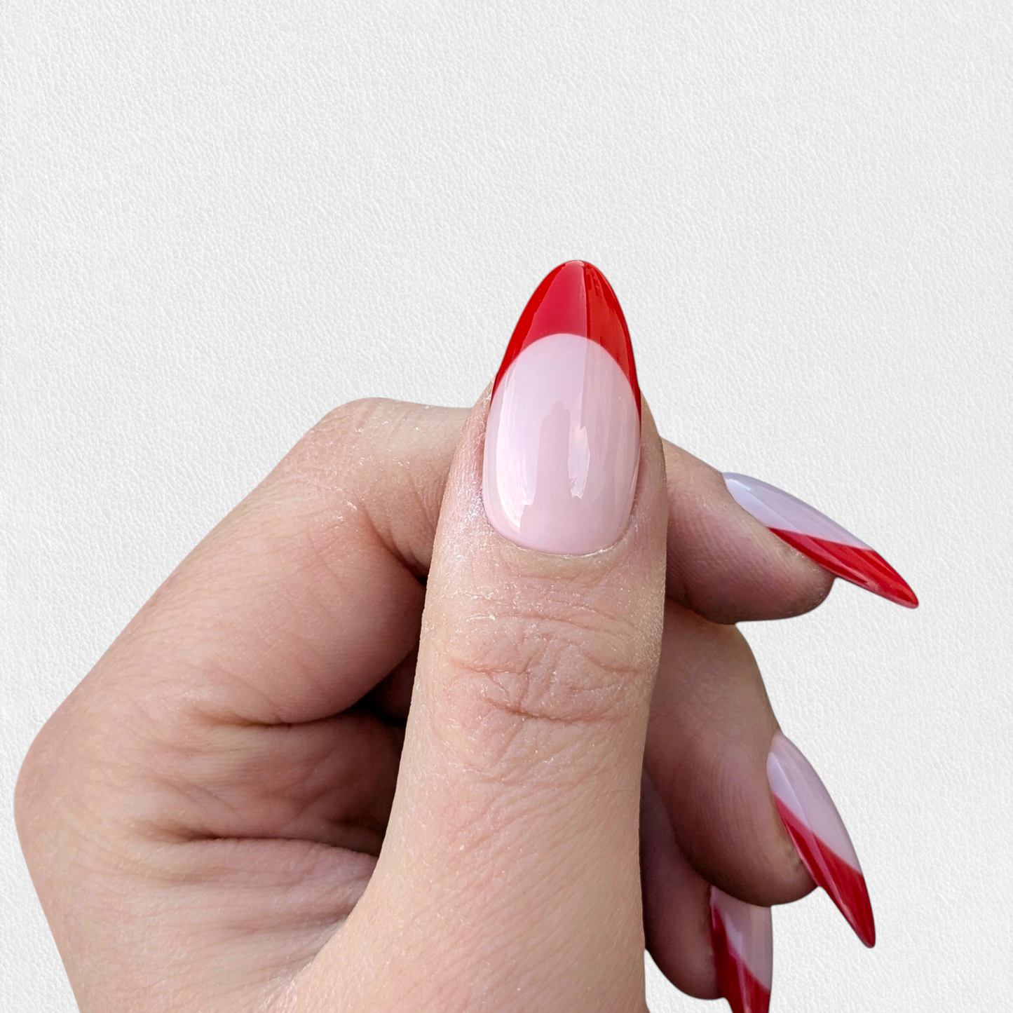 French Rouge ~ Amande M (Sans mesures)